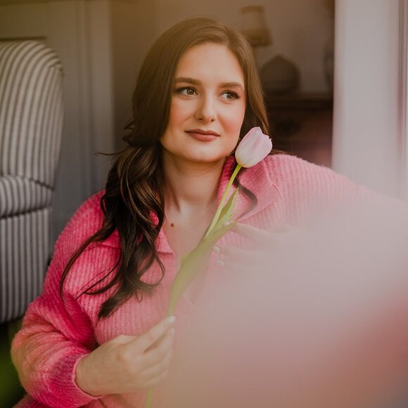 Meet your Posher, Elora - Picture 1 of 1